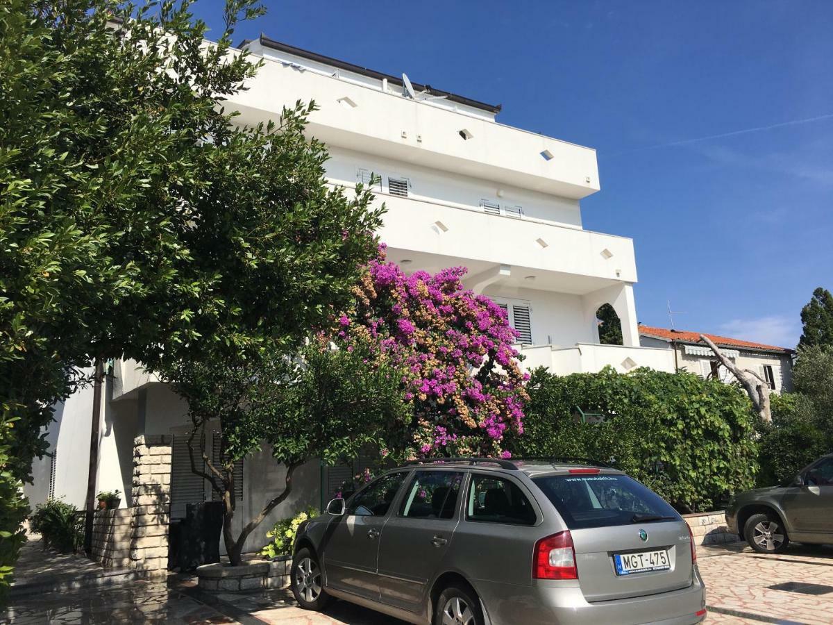 דירות נובליה Emanuela 1 מראה חיצוני תמונה